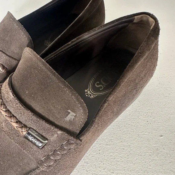 Tod’s Men’s Brown Classic Suede Loafers Size 10 – Made in Italy - Quiet Luxury - Picture 2 of 9